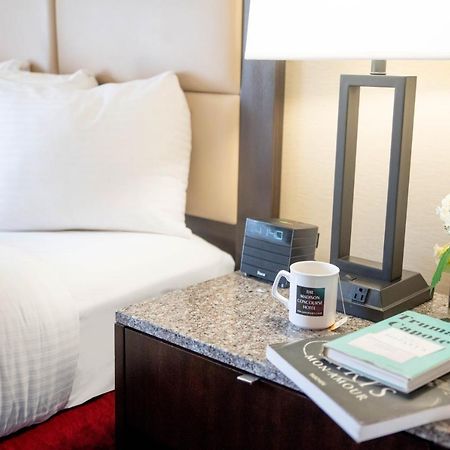 The Madison Concourse Hotel Dış mekan fotoğraf