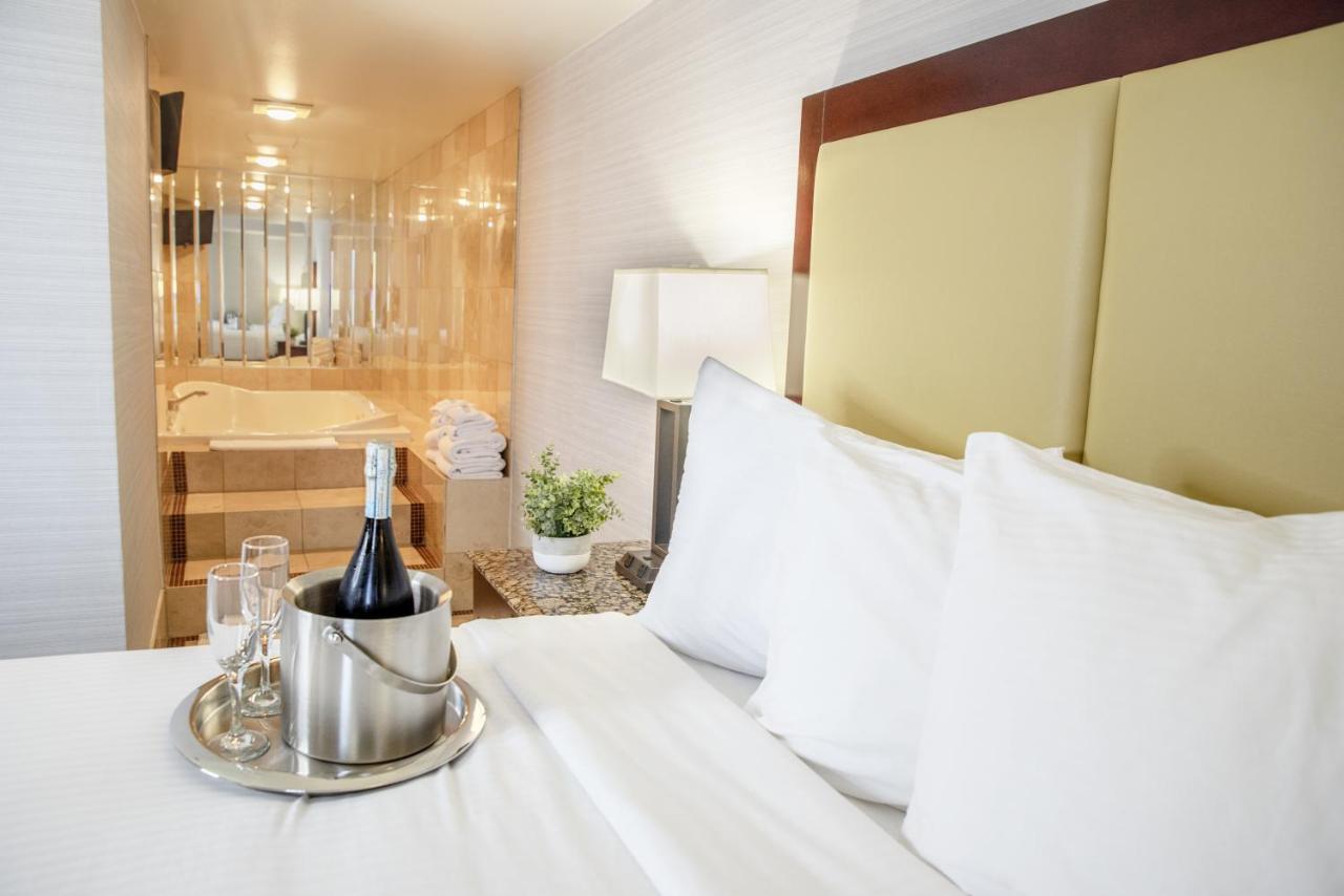 The Madison Concourse Hotel Dış mekan fotoğraf