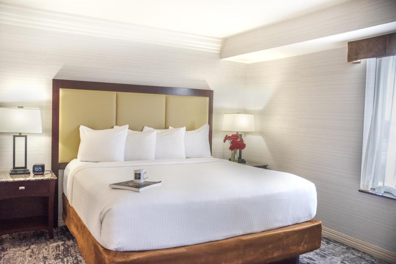 The Madison Concourse Hotel Dış mekan fotoğraf