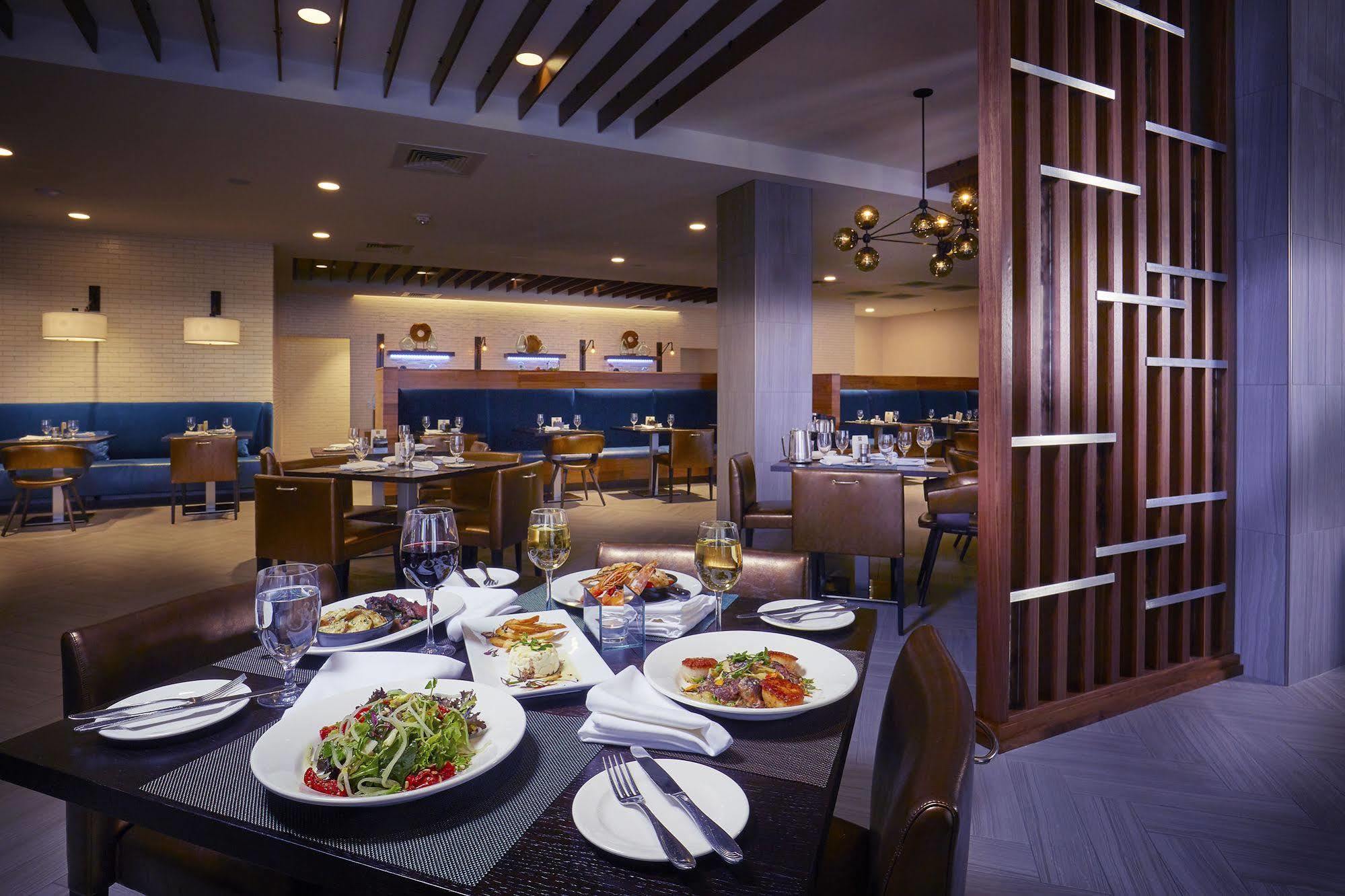 The Madison Concourse Hotel Dış mekan fotoğraf