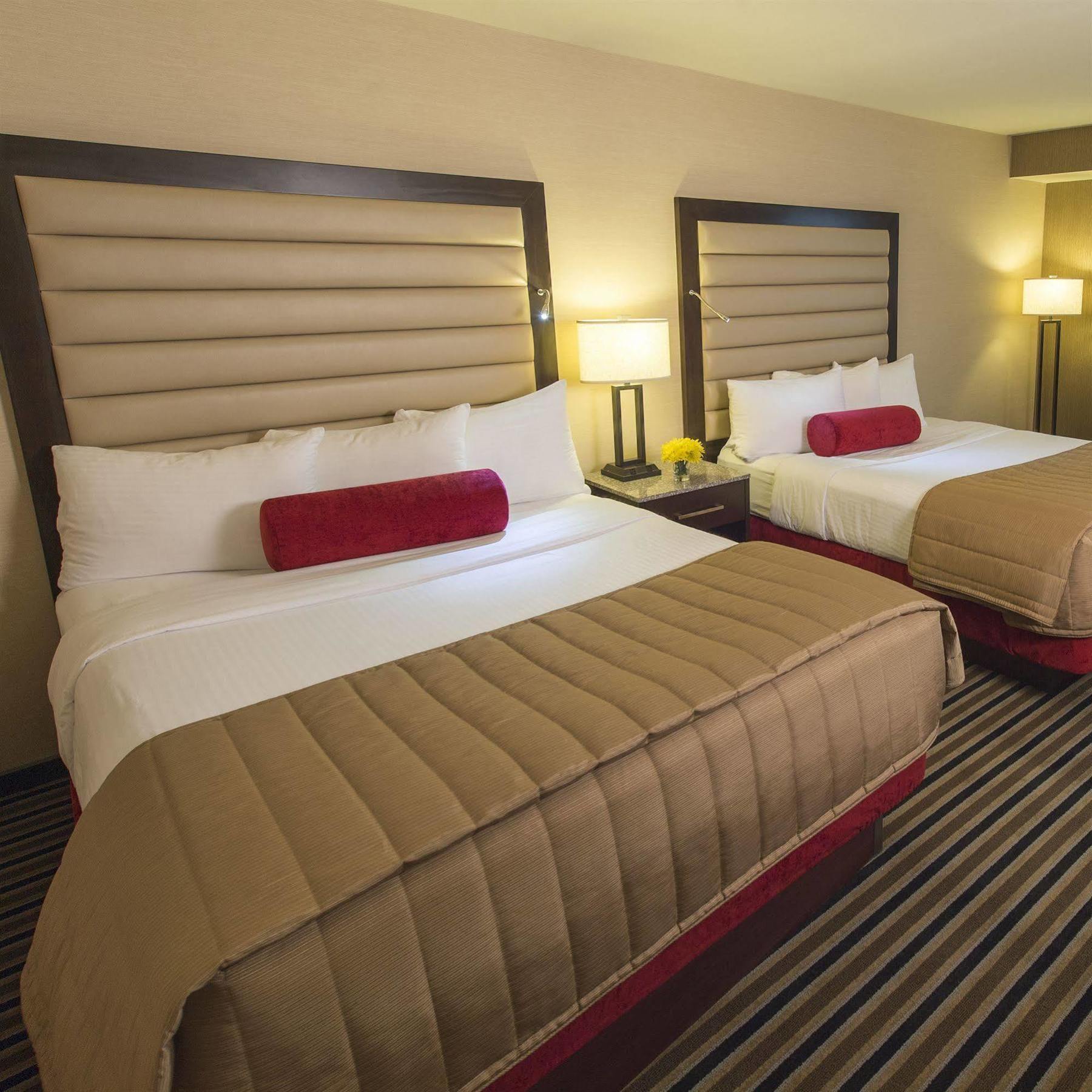 The Madison Concourse Hotel Dış mekan fotoğraf